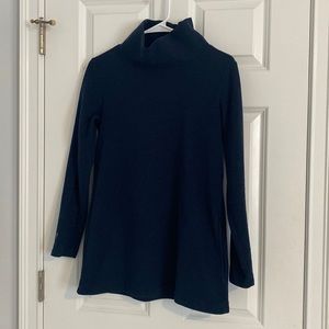 Iconic Cobble Hill Navy, small. With pockets. Vello/ heavier fleece